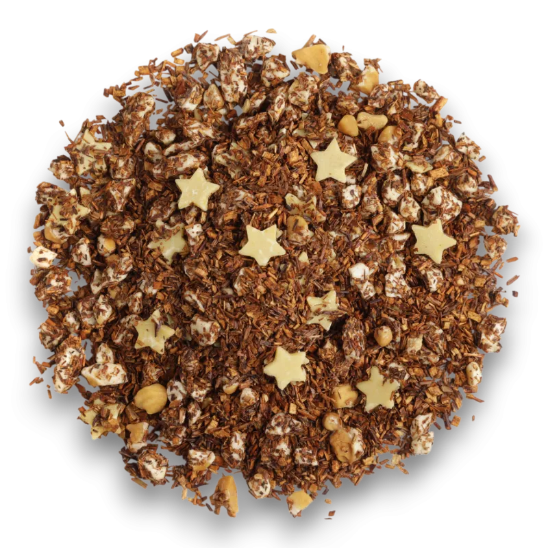 Mélange de rooibos agrémenté de morceaux de nougat enrobés de chocolat et de petites étoiles décoratives en sucre. Ce mélange gourmand aux teintes brunes et dorées dégage des arômes sucrés de chocolat et toffee, parfait pour une infusion réconfortante et idéale pour les soirées d'hiver.